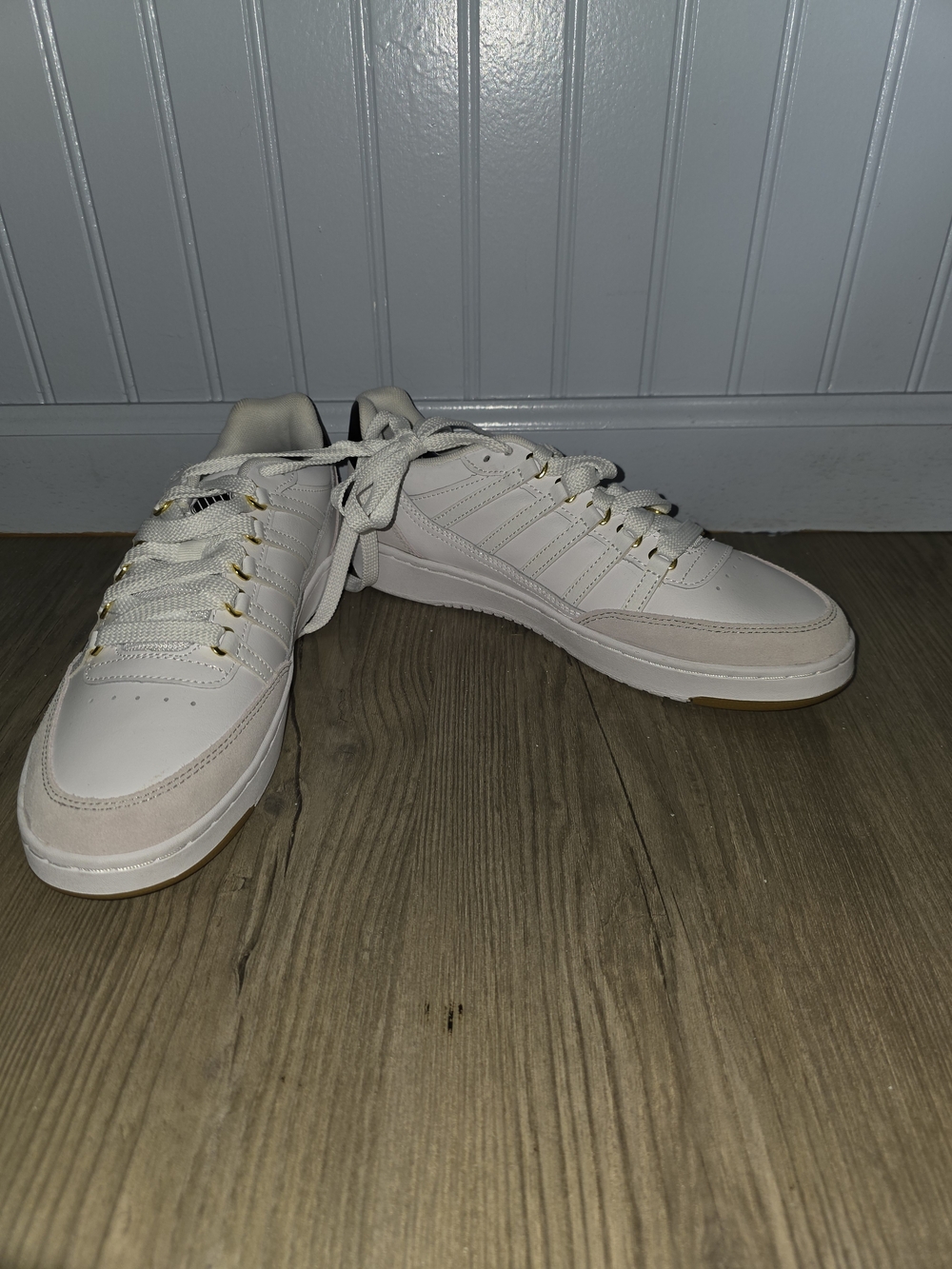 Unisex Low-Top Casual Sneakers in Off-White